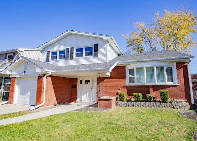 Property at 1533 Webster Ln, Des Plaines, IL 60018, 3 beds, 2.5 baths