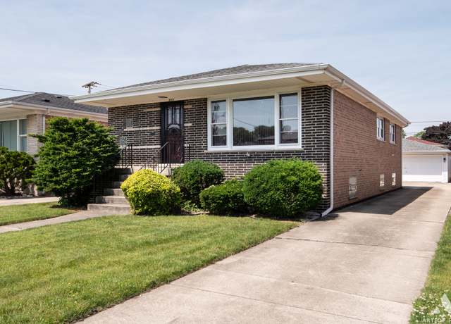 Property at 558 Muskegon Ave, Calumet City, IL 60409, 3 beds, 1.5 baths