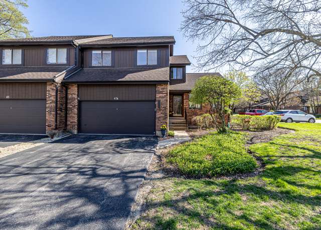 Property at 43 Creekside Cir, Elgin, IL 60123, 3 beds, 2.5 baths