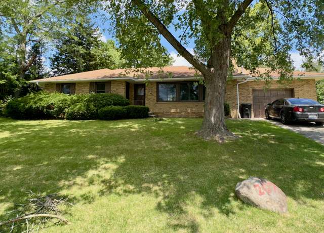 Property at 207 Dodge Ave, Danville, IL 61832, 3 beds, 3 baths