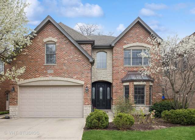 Property at 599 S Parkside Ave, Elmhurst, IL 60126, 5 beds, 4.5 baths