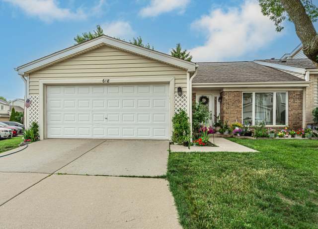 Property at 618 Claridge Cir, Hoffman Estates, IL 60169, 3 beds, 2.5 baths