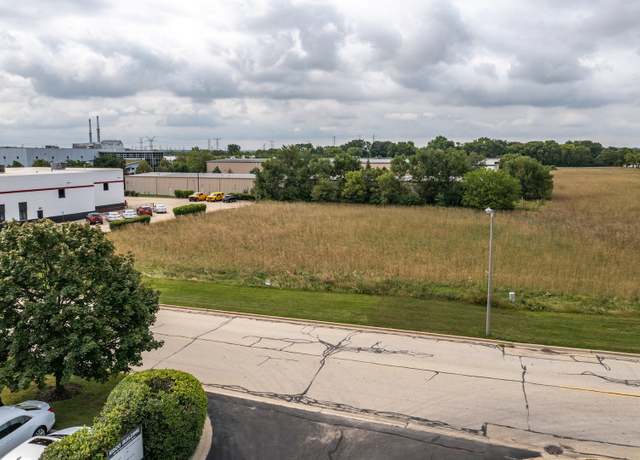 Property at 33 E Belmont Dr, Romeoville, IL 60446