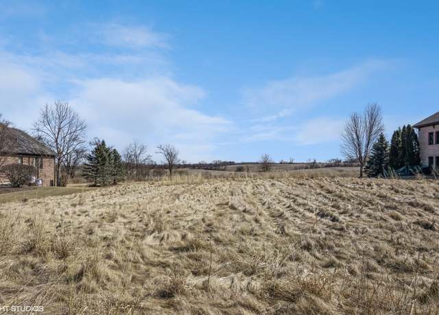 Property at 1301 Longwood Dr E, Woodstock, IL 60098