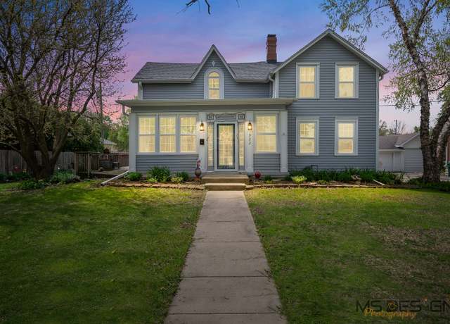 Property at 322 W High St, Sycamore, IL 60178, 4 beds, 2.5 baths