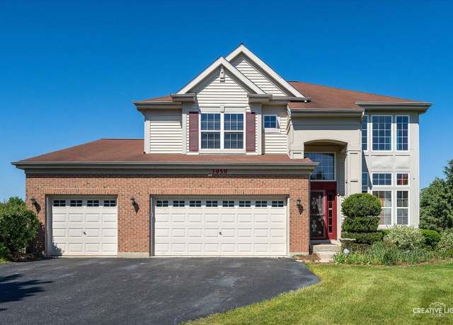 Property at 1959 Country Hills Dr, Yorkville, IL 60560, 4 beds, 2.5 baths