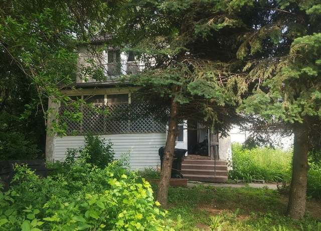 Property at 9745 S Beverly St, Chicago, IL 60643, 4 beds, 2 baths