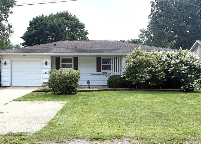 Property at 918 Mary Ave, Dixon, IL 61021, 3 beds, 2 baths