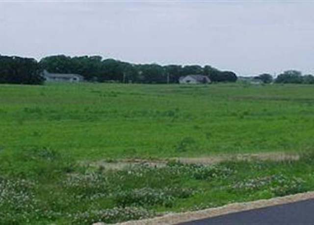 Property at 738 Keller Dr, Dixon, IL 61021