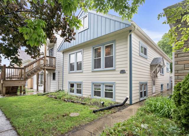 Property at 1538 Kenilworth Ave, Berwyn, IL 60402, 2 beds, 2 baths