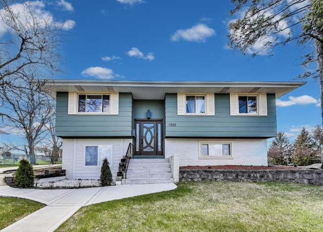 Property at 1533 Hartmann Dr, Schaumburg, IL 60193, 4 beds, 2 baths