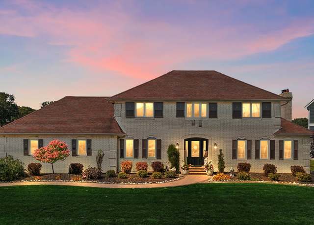 Property at 3134 Lakeside Dr, Highland, IN 46322, 4 beds, 3.5 baths