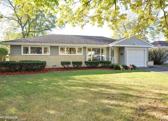 Property at 2313 Robincrest Ln, Glenview, IL 60025, 3 beds, 2 baths