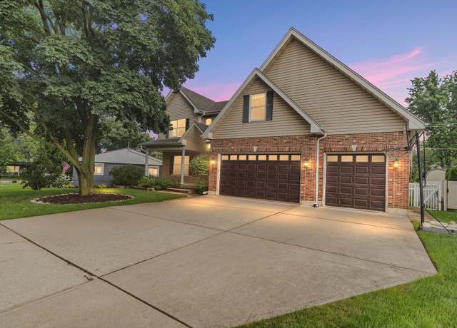 Property at 315 E Madison St, Lombard, IL 60148, 4 beds, 3.5 baths