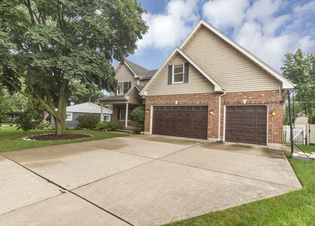 Property at 315 E Madison St, Lombard, IL 60148, 4 beds, 3.5 baths