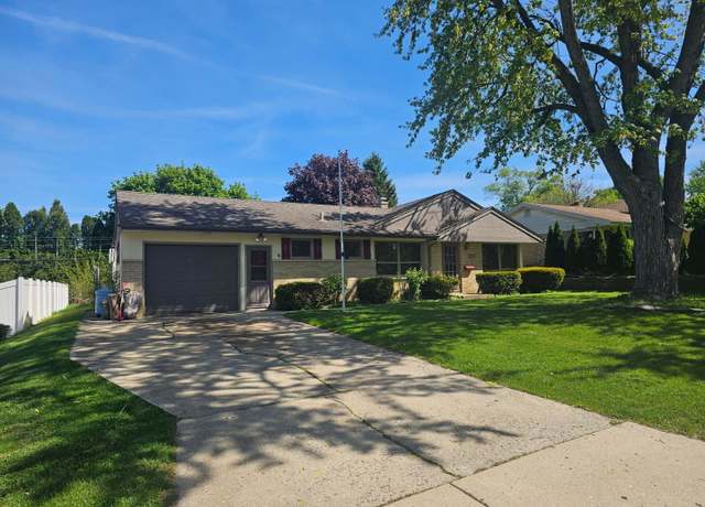 Property at 117 April Ln, North Aurora, IL 60542, 3 beds, 1.5 baths