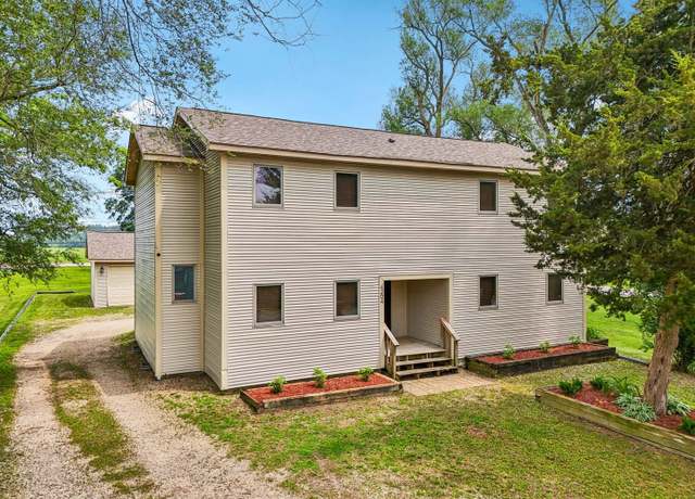 Property at 4204 East Dr, Wonder Lake, IL 60097, 3 beds, 2.5 baths