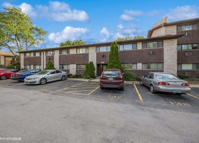 Property at 4436 Arbor Cir #4, Downers Grove, IL 60515, 2 beds, 1.5 baths