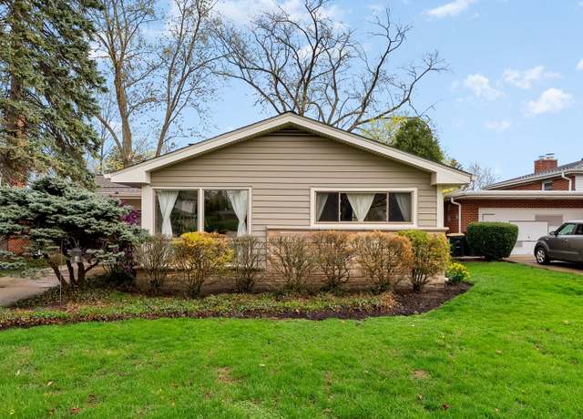 Property at 403 N Beverly Ln, Arlington Heights, IL 60004, 3 beds, 2 baths