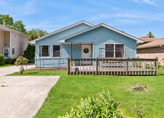 Property at 2211 Greengold St, Crest Hill, IL 60403, 4 beds, 3 baths