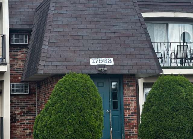 Property at 17963 Huntleigh Ct #203, Country Club Hills, IL 60478, 1 bed, 1 bath