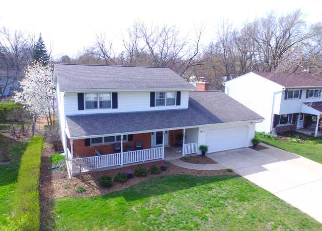Property at 1533 Swallow St, Naperville, IL 60565, 4 beds, 2.5 baths