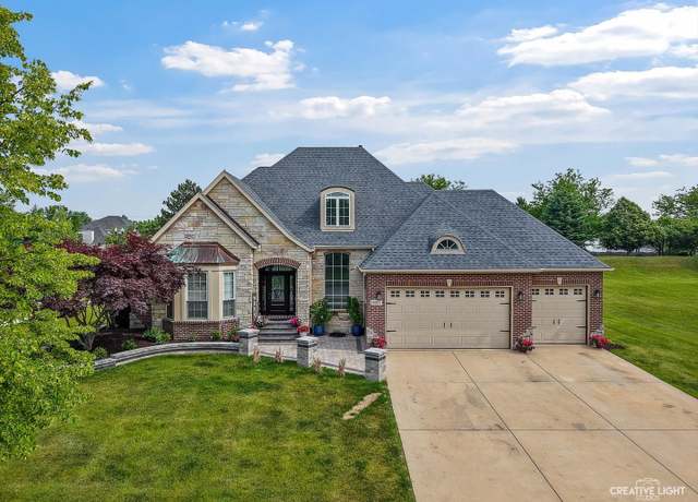 Property at 800 Diamond Head Dr E, Shorewood, IL 60404, 4 beds, 3.5 baths