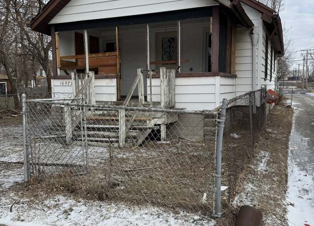 Property at 16973 Jodave Ave, Hazel Crest, IL 60429, 3 beds, 2 baths