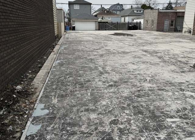 Property at 10506 S Ewing Ave, Chicago, IL 60617