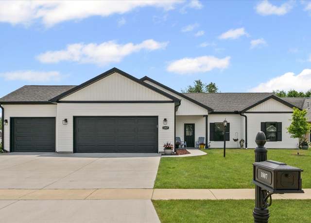 Property at 1807 E Fairfield Cir, Urbana, IL 61802, 3 beds, 2 baths
