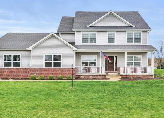 Property at 5 Fieldcrest Dr, Monticello, IL 61856, 5 beds, 3.5 baths