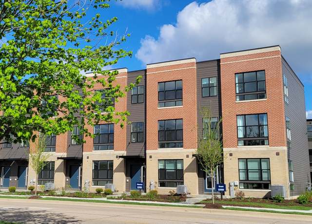 Property at 364 Summit Cir, Lombard, IL 60148, 3 beds, 2.5 baths