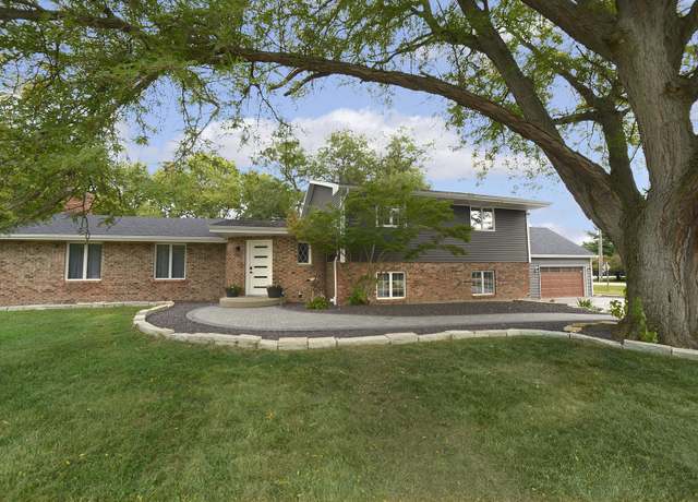 Property at 2531 E 1669th Rd, Ottawa, IL 61350, 4 beds, 3.5 baths