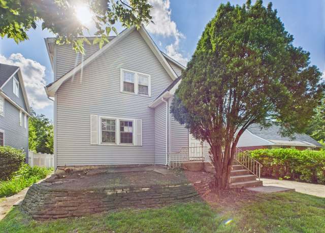Property at 422 Mills St, Hinsdale, IL 60521, 3 beds, 1.5 baths