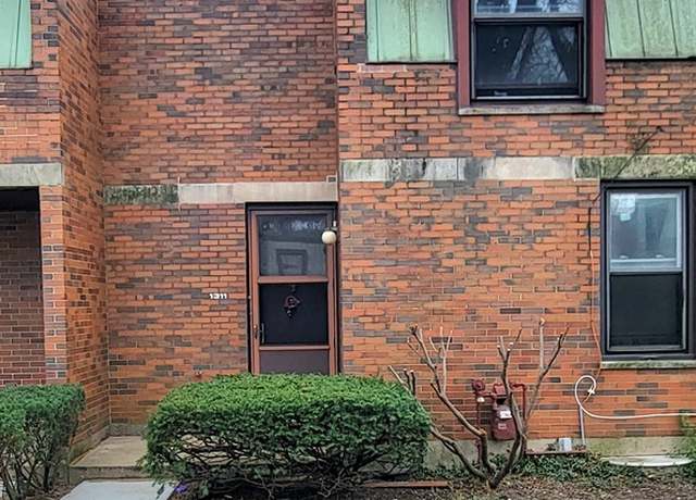 Property at 1311 W Flournoy St, Chicago, IL 60607, 3 beds, 1.5 baths