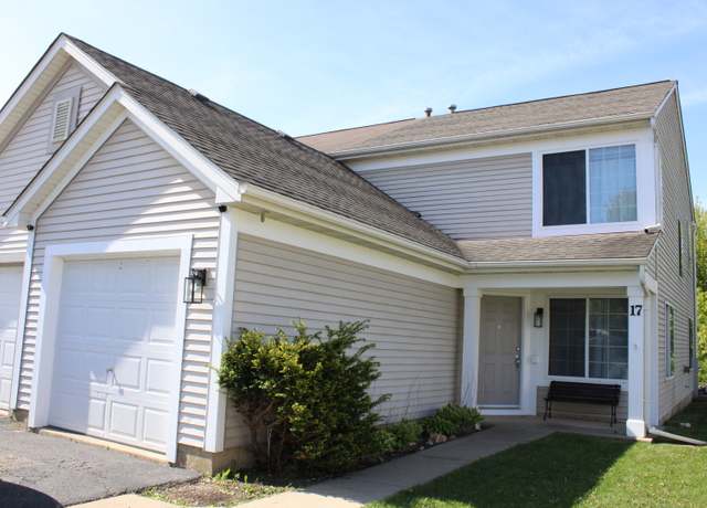 Property at 17 Ronan Ct, Lake In The Hills, IL 60156, 2 beds, 2.5 baths