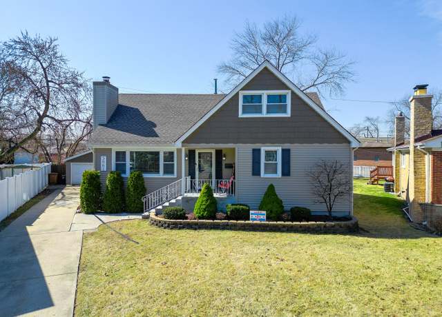 Property at 5061 Lamb Dr, Oak Lawn, IL 60453, 5 beds, 3 baths