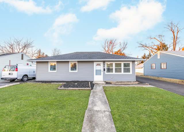 Property at 2327 Benedict Ave, Joliet, IL 60436, 3 beds, 2 baths