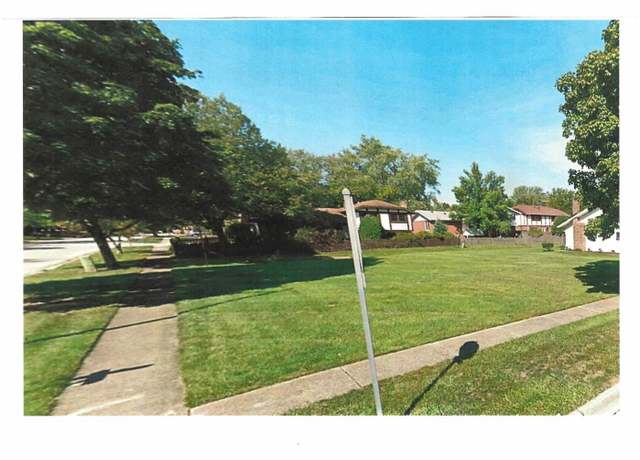 Property at 5740 Raintree Ln, Westmont, IL 60559