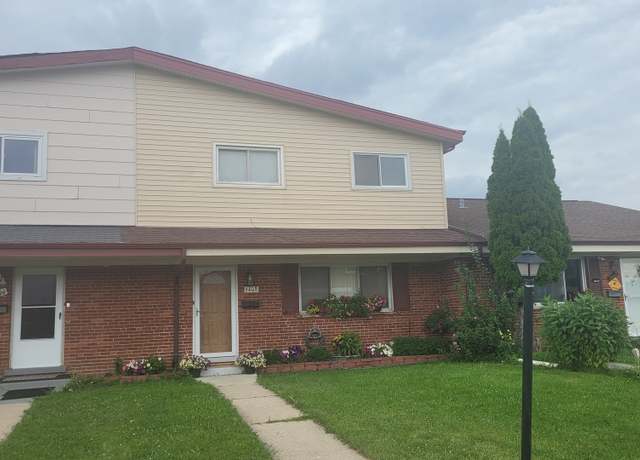 Property at 9404 Hamlin Ave, Des Plaines, IL 60016, 4 beds, 2.5 baths