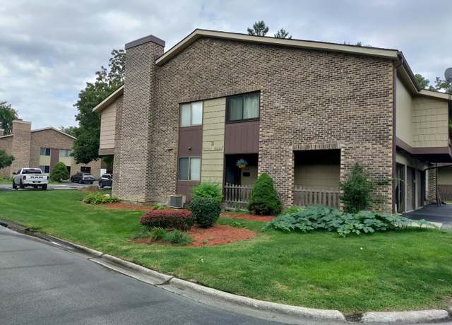 Property at 3 Stoney Creek Dr Unit A, Palos Hills, IL 60465, 3 beds, 1.5 baths