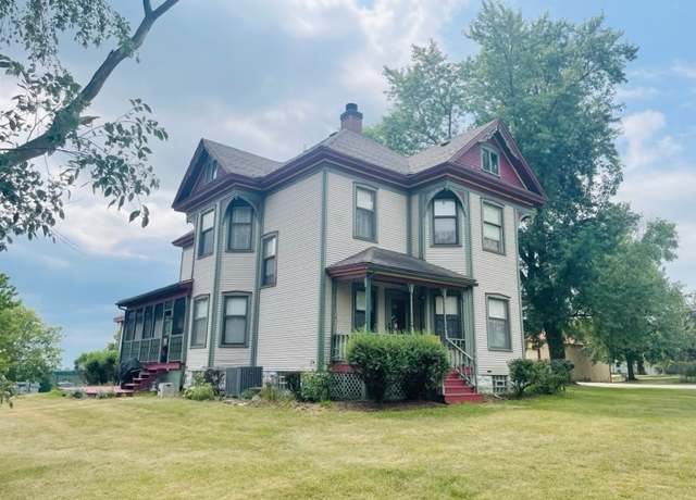 Property at 10810 Tabler Rd, Morris, IL 60450, 4 beds, 3 baths