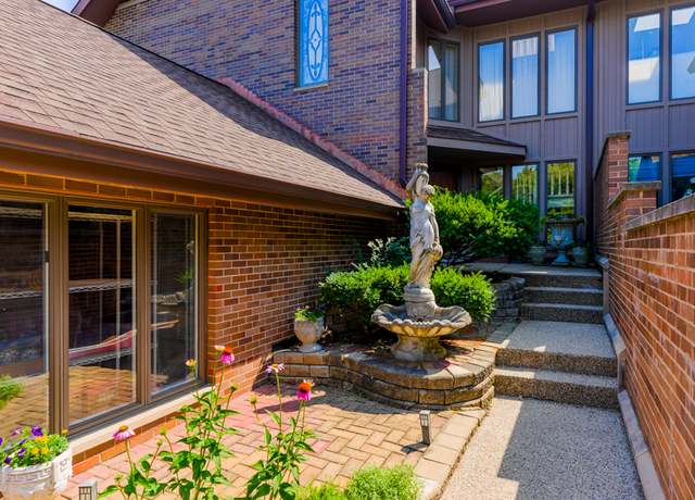 Property at 1210 Hawthorne Ln, Hinsdale, IL 60521, 4 beds, 5 baths