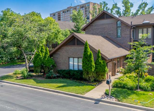 Property at 1210 Hawthorne Ln, Hinsdale, IL 60521, 4 beds, 5 baths