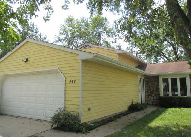 Property at 248 Waverly Dr, Elgin, IL 60120, 3 beds, 2 baths