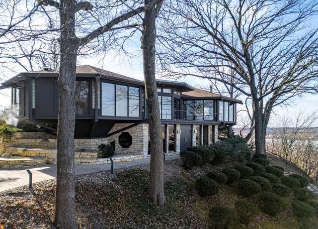 Property at 1 The Pt, Fulton, IL 61252, 3 beds, 2.5 baths