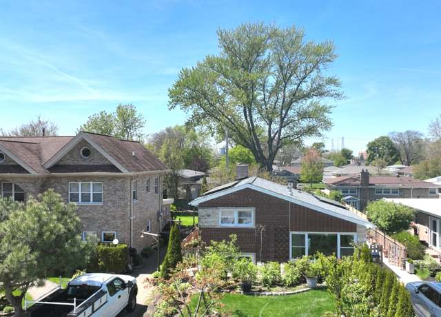 Property at 7336 N Kenneth Ave, Lincolnwood, IL 60712, 3 beds, 2 baths