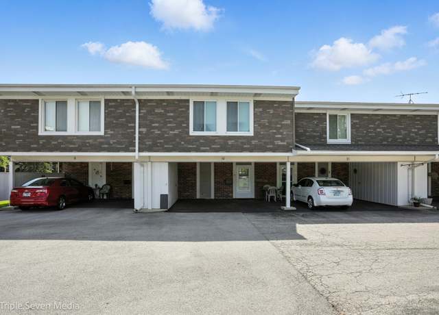 Property at 10 Cour Masson, Palos Hills, IL 60465, 3 beds, 1.5 baths