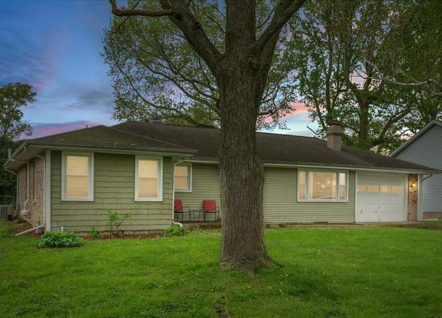 Property at 307 Dodson Dr W, Urbana, IL 61802, 3 beds, 1.5 baths