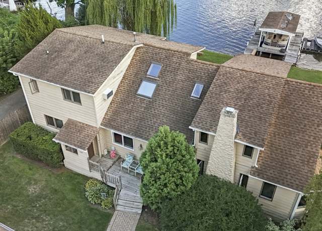 Property at 1439 Lowe Dr, Algonquin, IL 60102, 4 beds, 3 baths